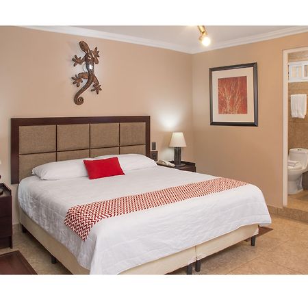 Ramada Tikal Isla De Flores Hotel Екстер'єр фото