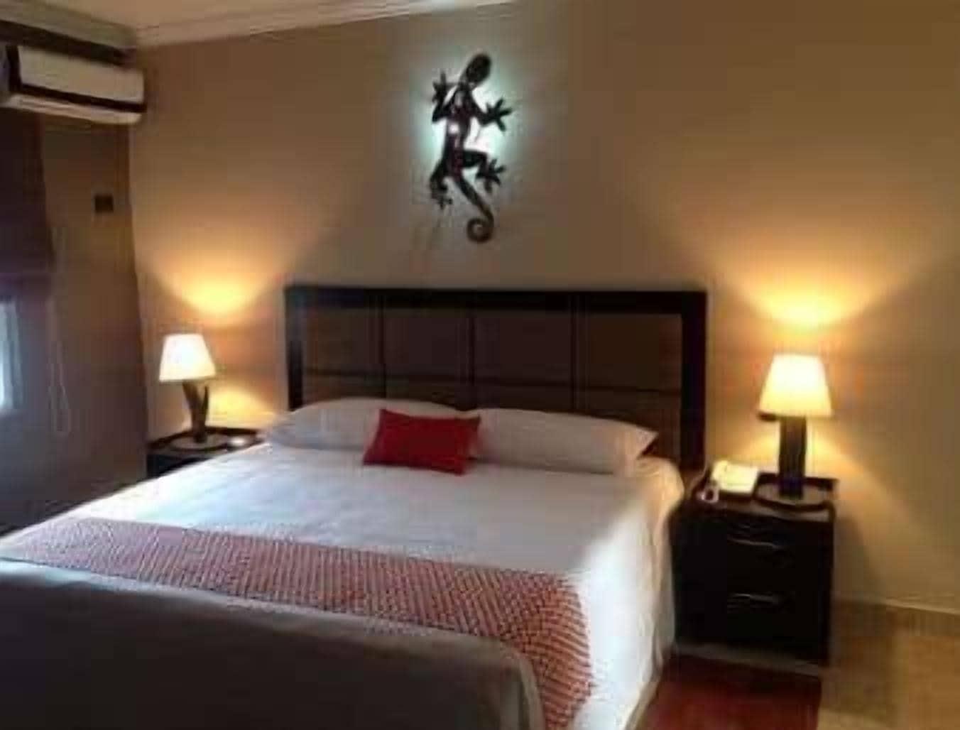 Ramada Tikal Isla De Flores Hotel Екстер'єр фото