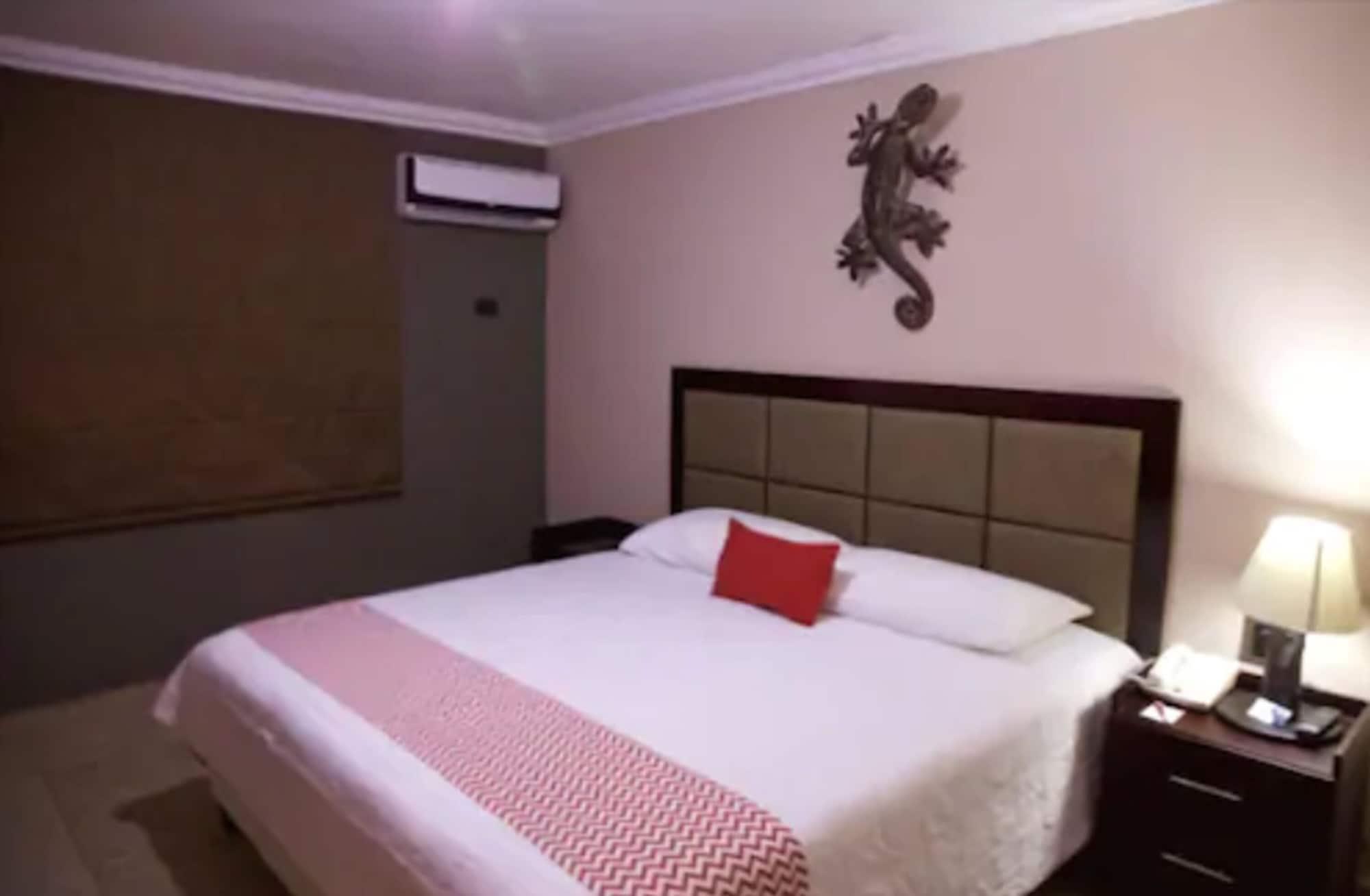 Ramada Tikal Isla De Flores Hotel Екстер'єр фото