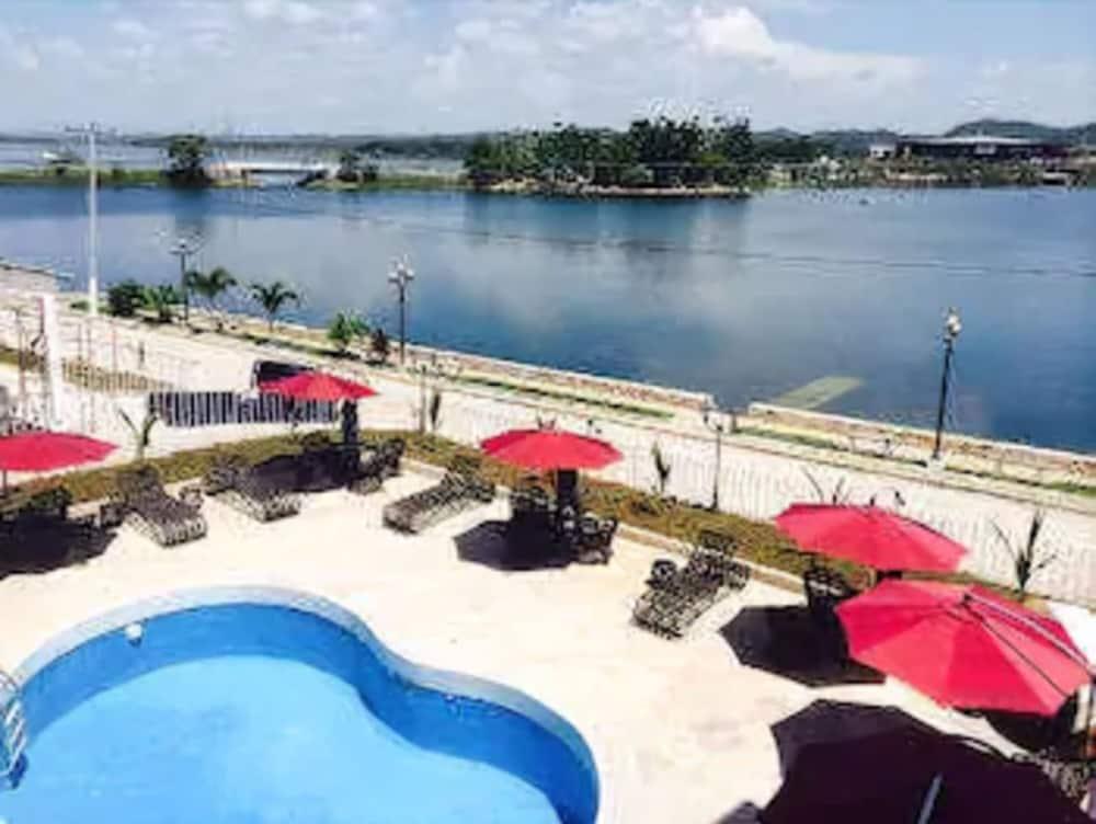 Ramada Tikal Isla De Flores Hotel Екстер'єр фото