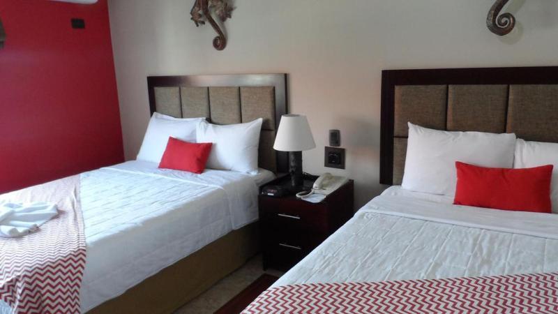 Ramada Tikal Isla De Flores Hotel Екстер'єр фото