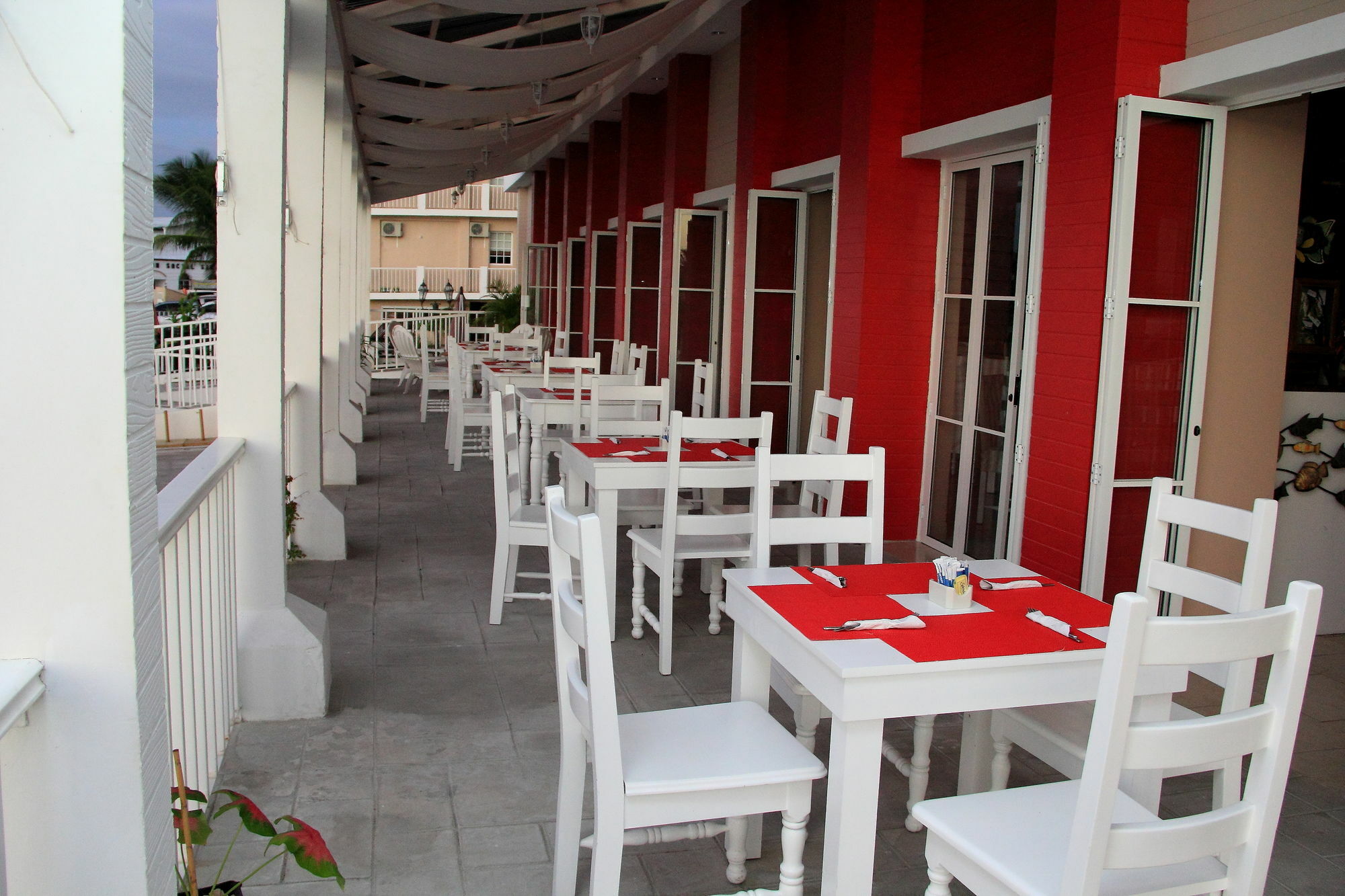 Ramada Tikal Isla De Flores Hotel Екстер'єр фото
